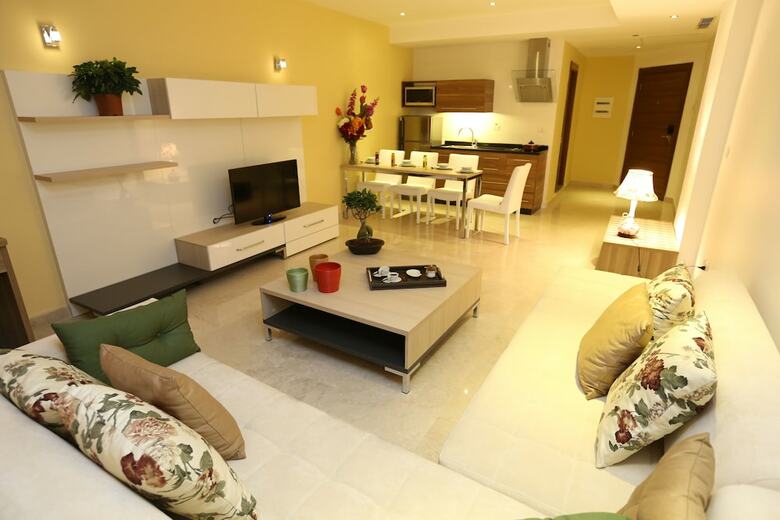 Delora Hotel And Suites