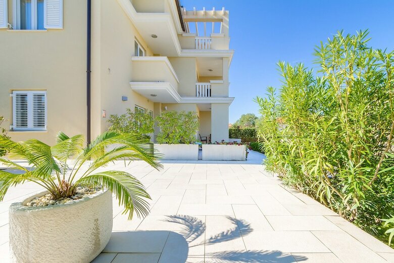 Aparthotel Luxury Villa Mande