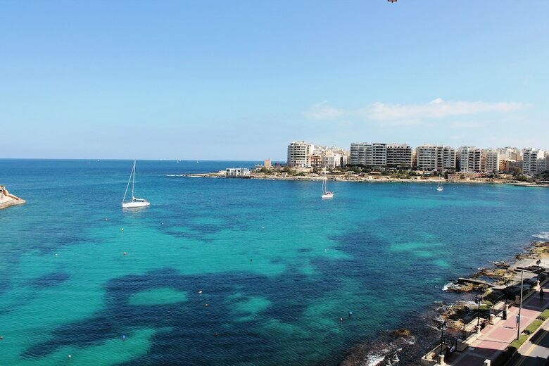 Spinola Bay Mansion Seafront Apartment