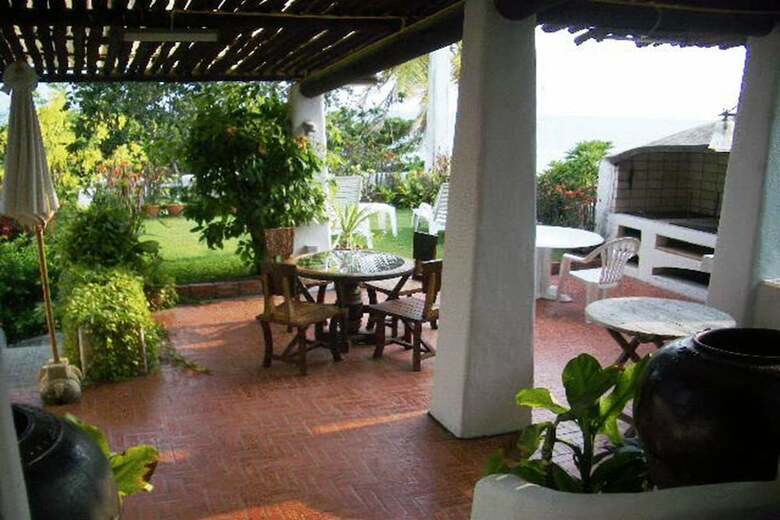 Hotel Momchailai Beach Retreat