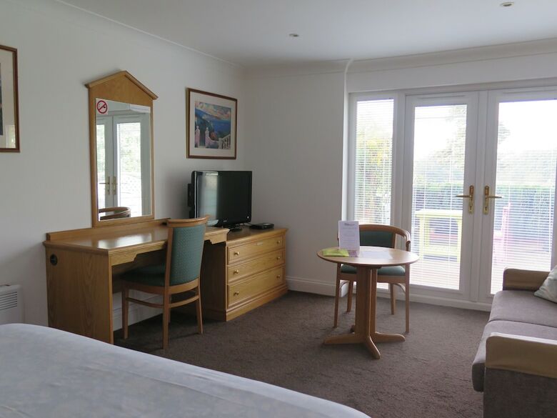 Hotel Gosfield Lake Resort