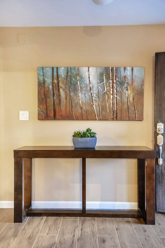 Redfield - 4 Bedroom Home - Scottsdale