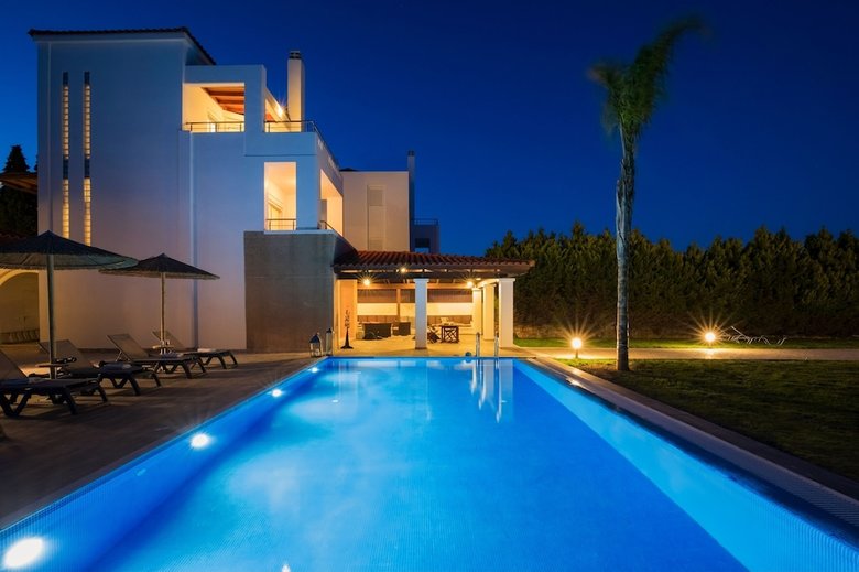 Antonoglou Beach Villas, Gennadi