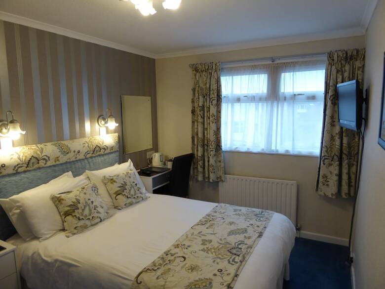 Hotel The Berwick - Over 40's Only
