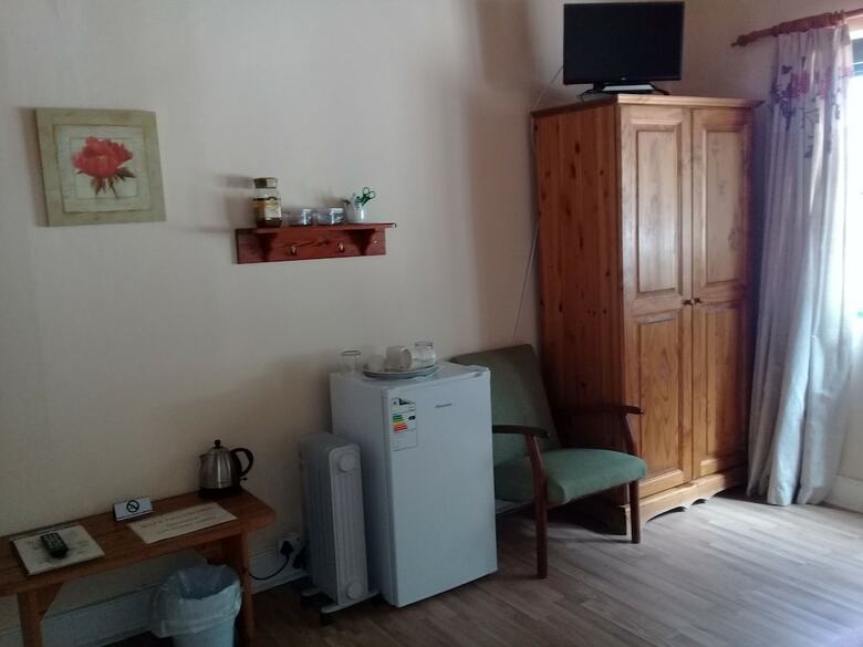 Bed & Breakfast Koo Karoo Guest Lodge