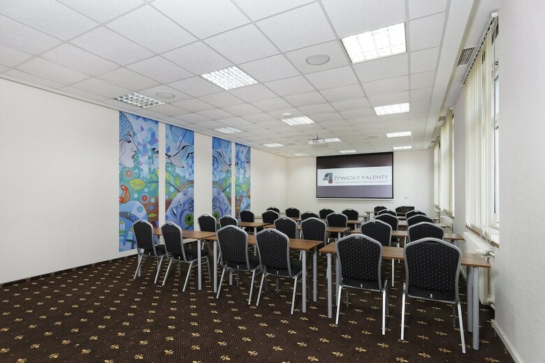 4 ?ywio?y Falenty Hotel & Conference Center