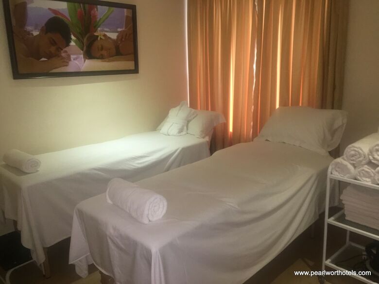 Pearlwort Hotel And Suites