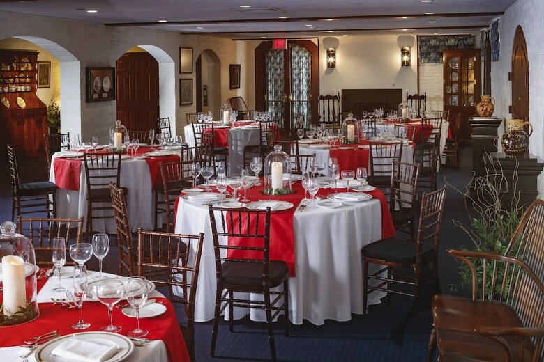 The Colonial Houses - A Colonial Williamsburg Hotel