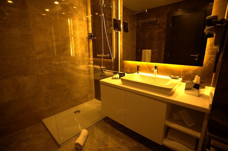 Malak Regency Hotel