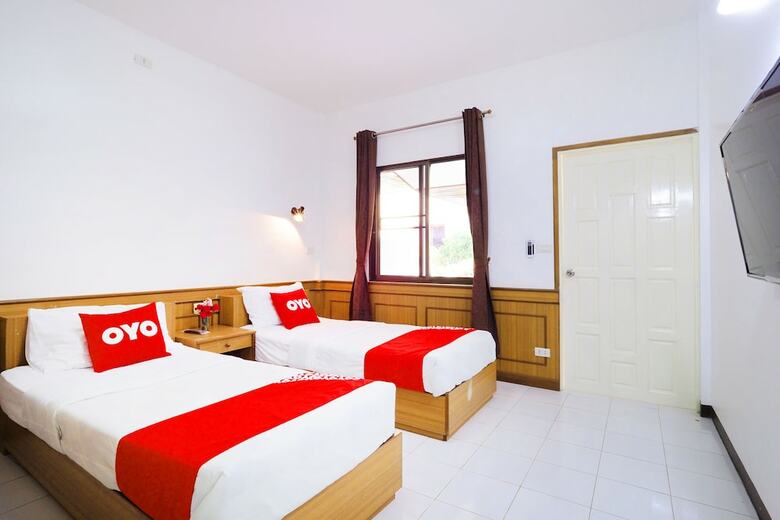 Hotel Oyo 592 Goldenville Villa