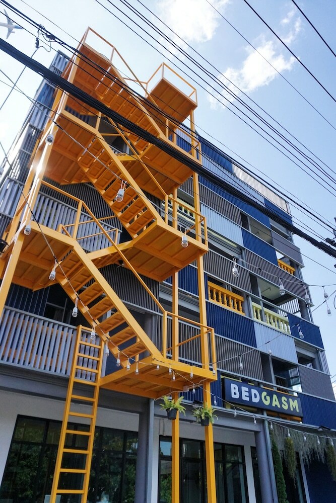 Hotel Bedgasm Poshtel X Caf� At Nimman