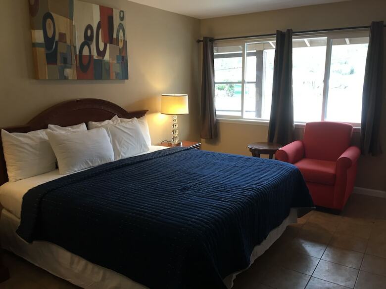 Motel Holiday Lodge