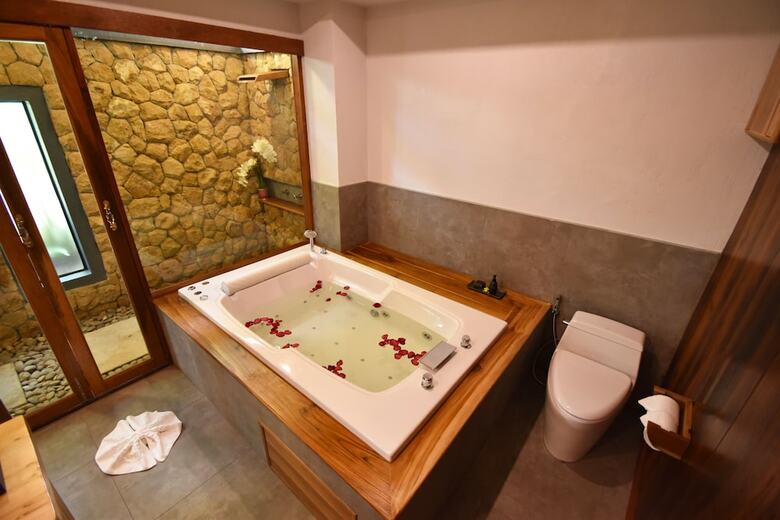 Hotel The Nine Thipthara Klongson Resort