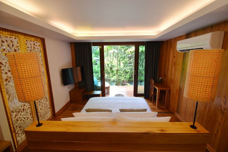 Hotel The Nine Thipthara Klongson Resort