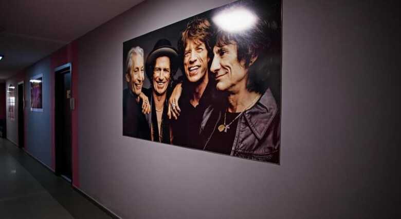 Rock Hotel First Line