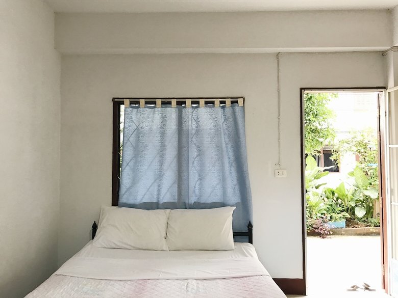 Hotel Baan Nukanong Guesthouse