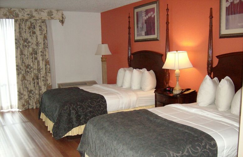 Charleston Grand Hotel