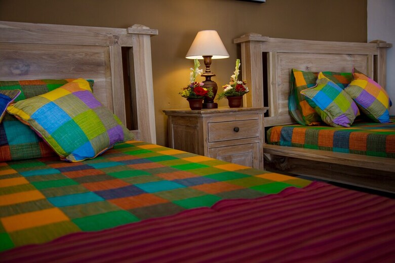 Bed & Breakfast Warji House 1