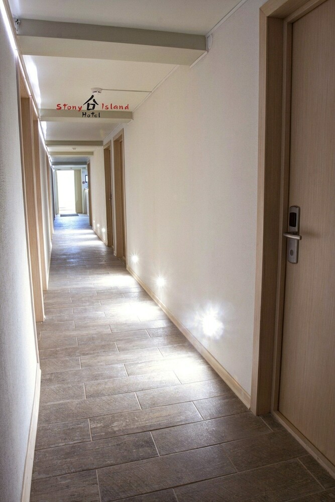 Stony Island Hotel At Blagodatnaya