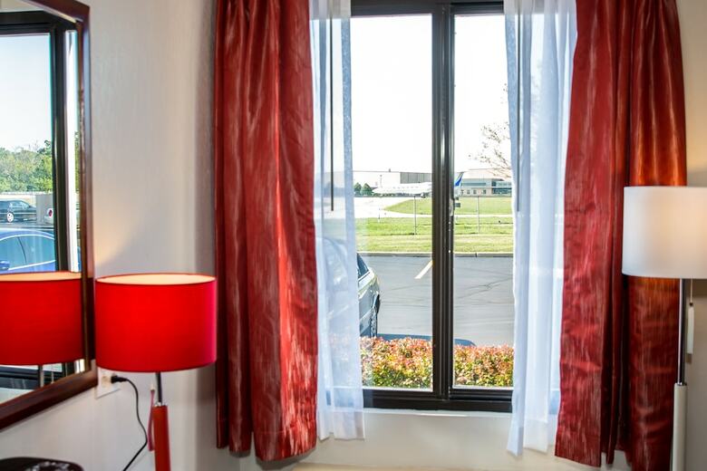 Hotel Ramada Plaza By Wyndham Chicago North Shore
