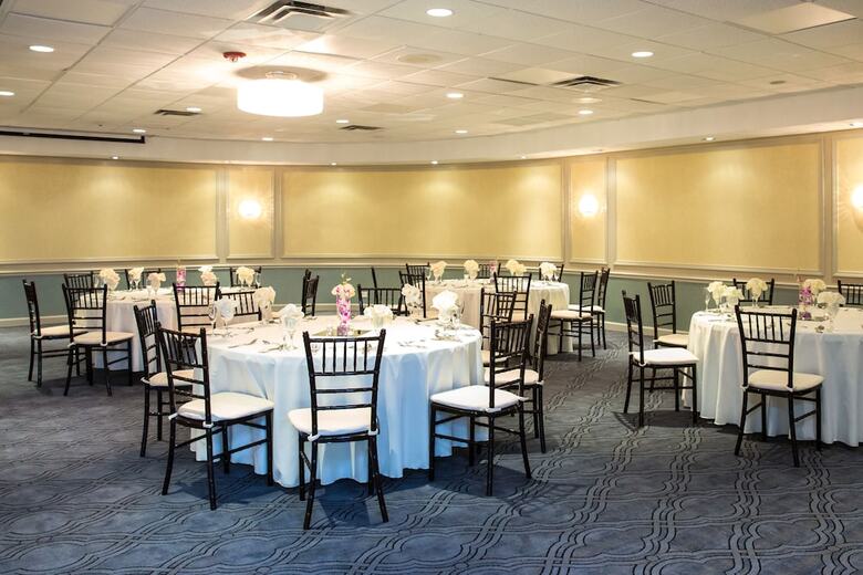 Hotel Ramada Plaza By Wyndham Chicago North Shore