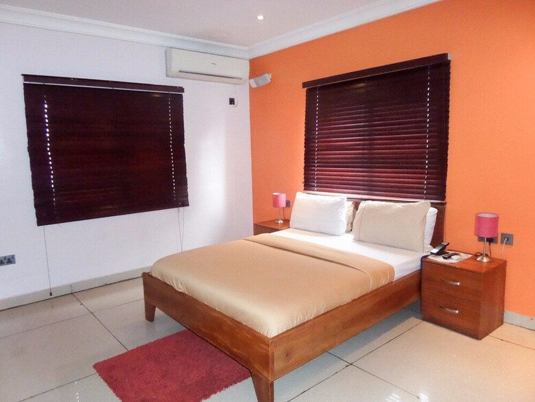 Hotel Precinct Comfort Services, Surulere