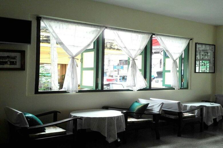 Hostal Srisomboon Hostel