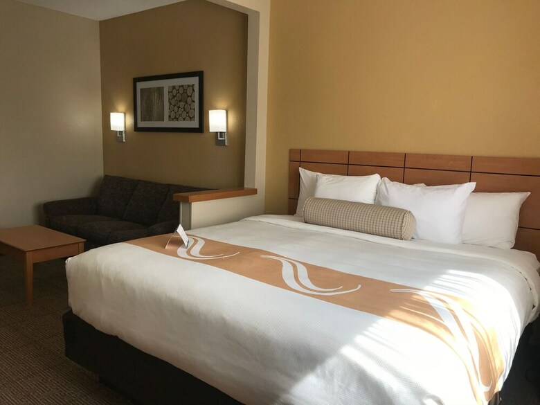 Hotel Quality Inn & Suites