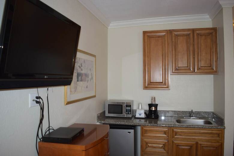 Hotel Americas Best Value Inn & Suites Soma