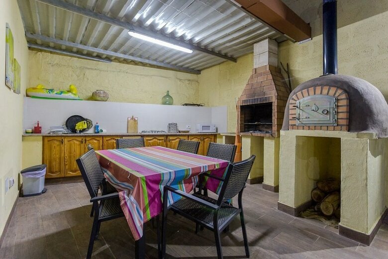 Villa Con Piscina Privada Jard�n By Lightbooking