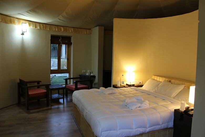 Hotel Mystique Meadows Earth Homes