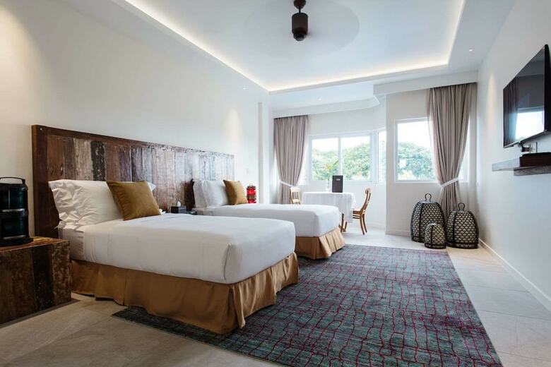 Hotel Cove Resort Palau