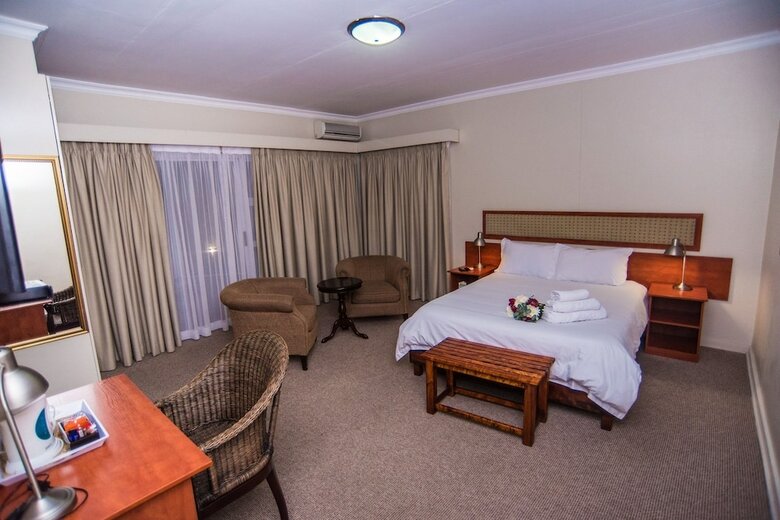 Hotel Adelante Lodge
