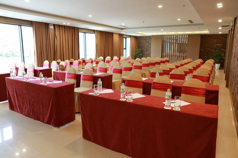 Muong Thanh Grand Con Cuong Hotel