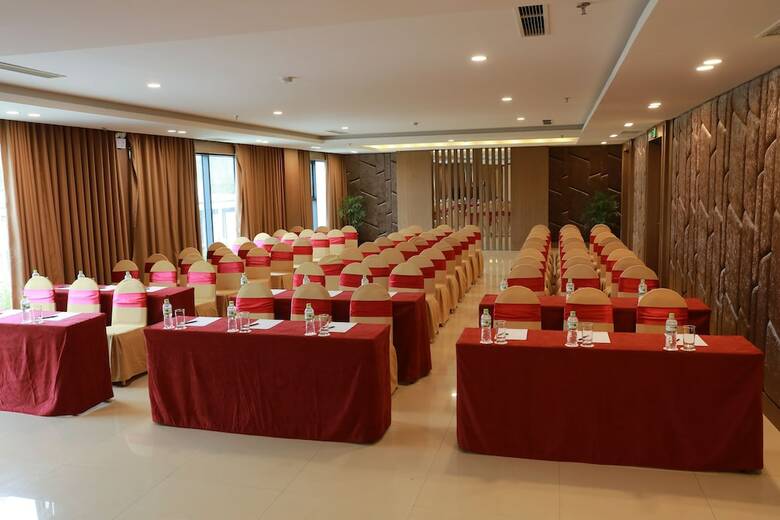 Muong Thanh Grand Con Cuong Hotel