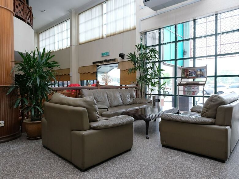 Hotel Oyo 44098 Sutera Inn Prima
