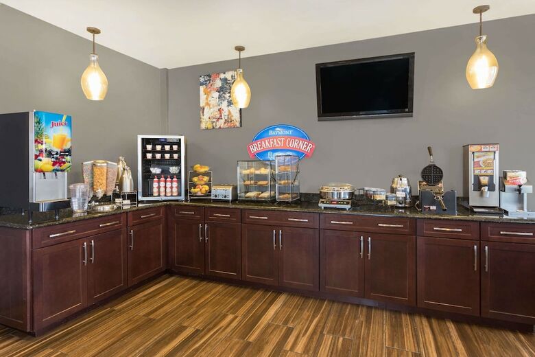 Hotel Baymont By Wyndham Rocky Mount I-95