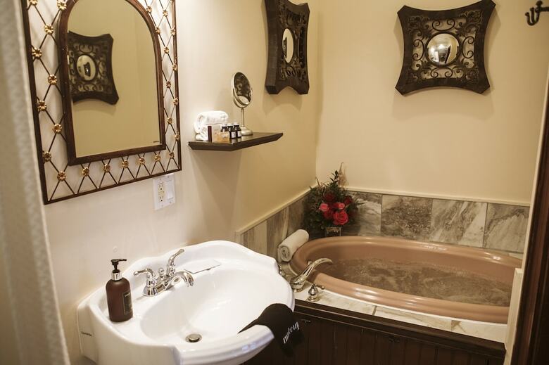 Biltmore Village Inn Bed And Breakfast