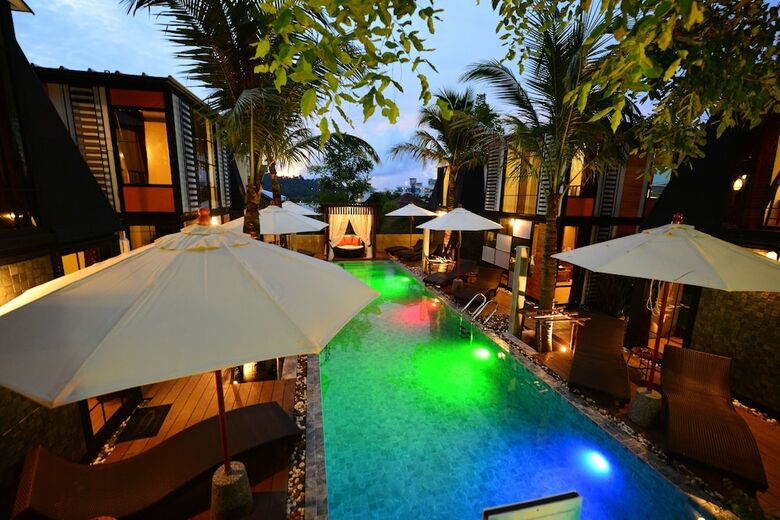 Bukit Pool Villas
