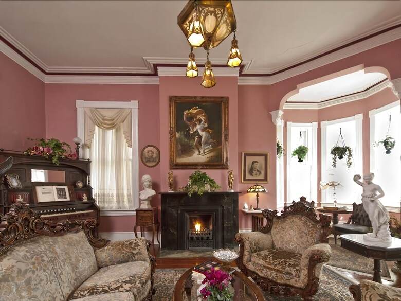 Mcmillan Inn Bed And Breakfast
