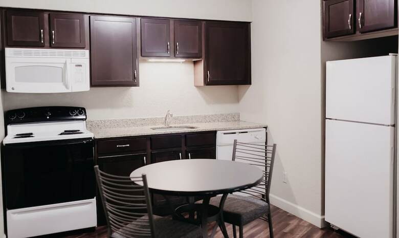 Eastland Suites Hotel & Conference Center
