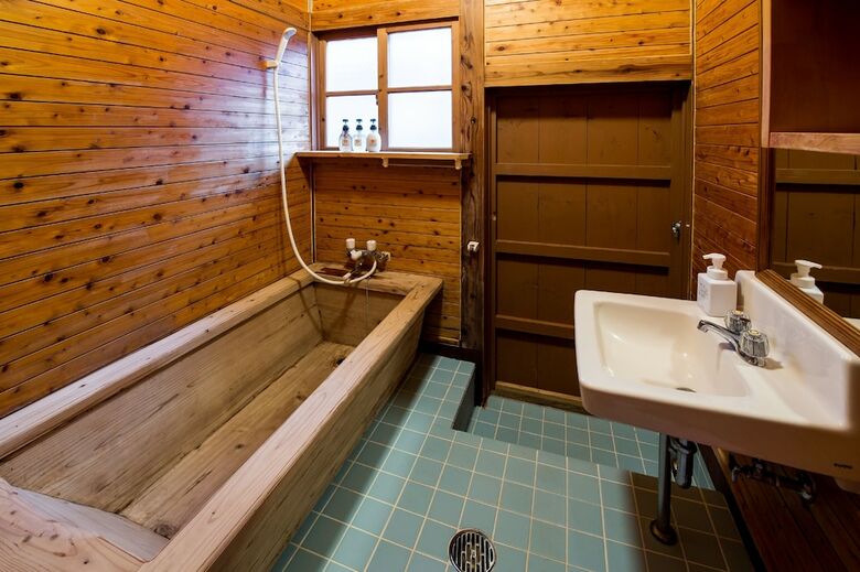Traditional Villa Kin Shibiranka