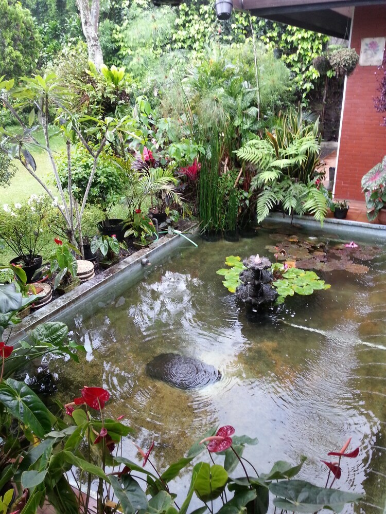 Villa Vila Bunga Merah Gelatik