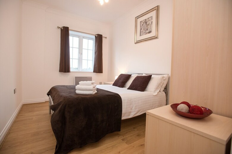 Celador Apartments - Riverside House Serviced Apartments