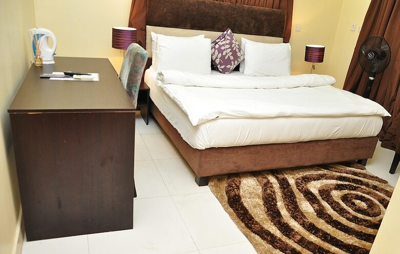 Hotel Topaz Luxury Suites & Apartments