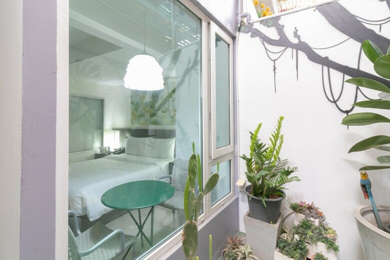 Hotel Escape At Sathorn Terrace
