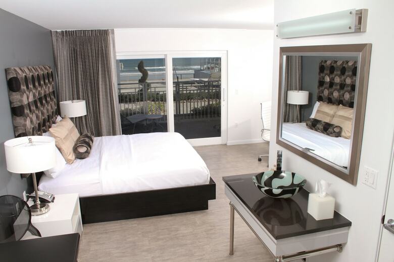 Hotel Lotus Boutique Inn & Suites