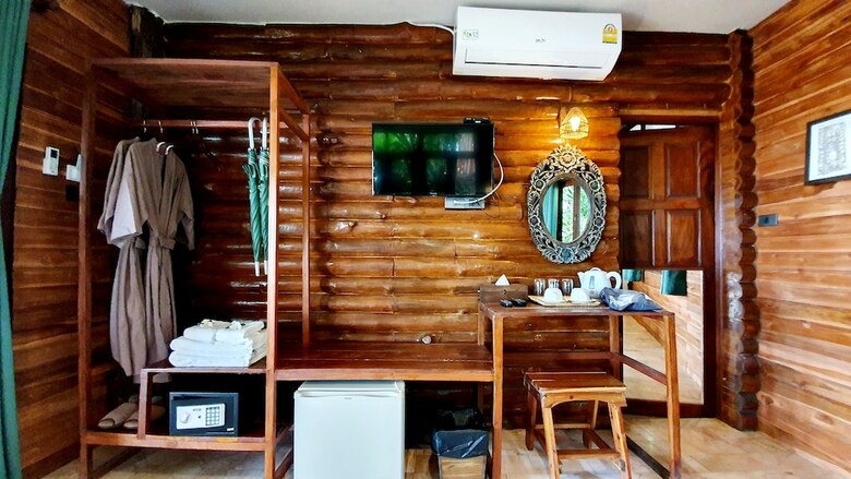 Hotel Koh Jum Ocean Beach Resort