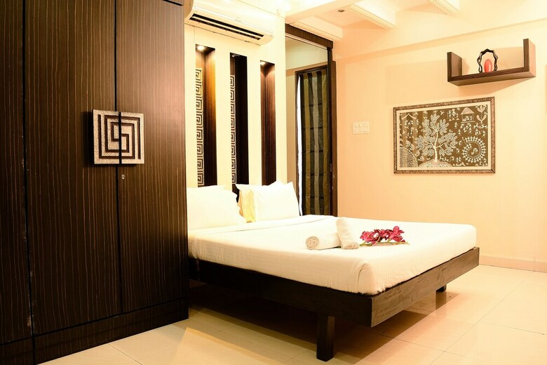 Hotel Seven Serviced Apartment Bandra