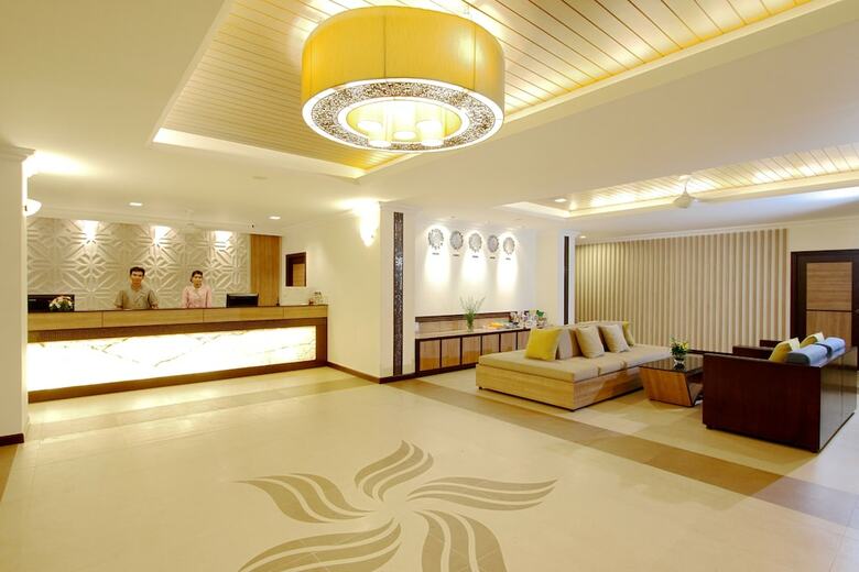 Hotel Kata Sea Breeze Resort